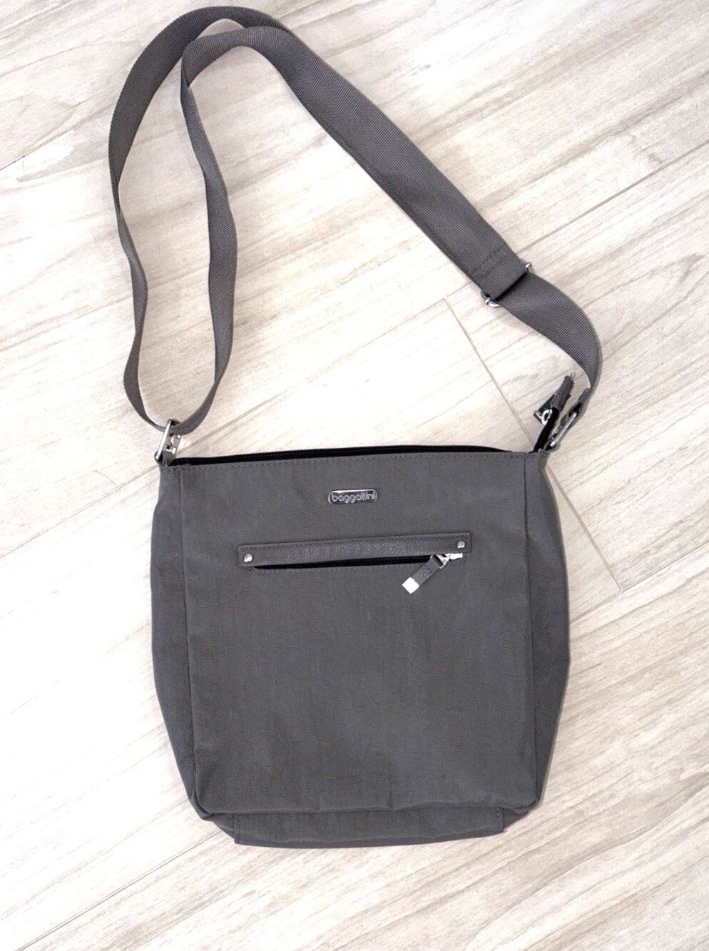 BAGGALLINI Crossbody Shoulder Travel Bag Charcoal Gray Nylon Front Zipper